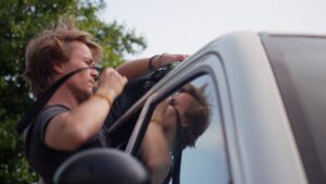 Vis ta vie bordel ! - Bastien film depuis la fenêtre de la voiture