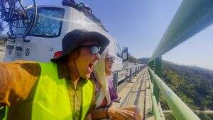 Bastien est sur un pont - Vis ta vie bordel !